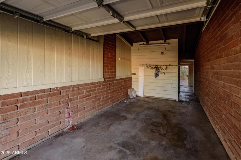 1303 N Roberts Way__102