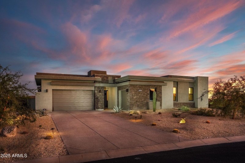 003_Contemporary Front Elevation