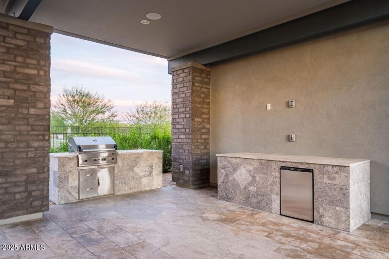 012_Covered Patio with Heaters