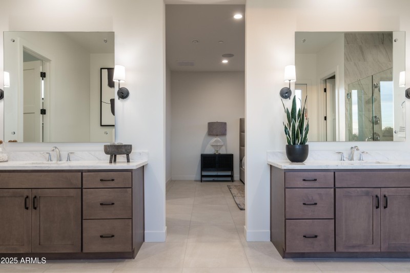 015_Primary Luxury Bath