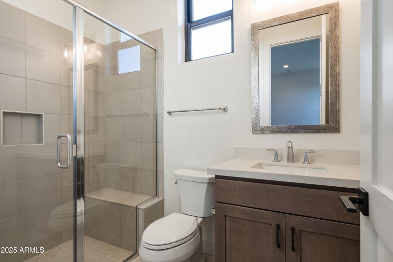 024_Guest Ensuite Bath