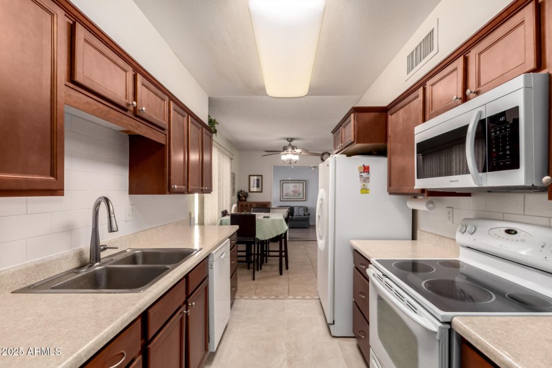 13 - Desert Glen 13412