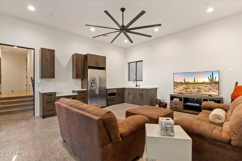 Guest House Family Room 1