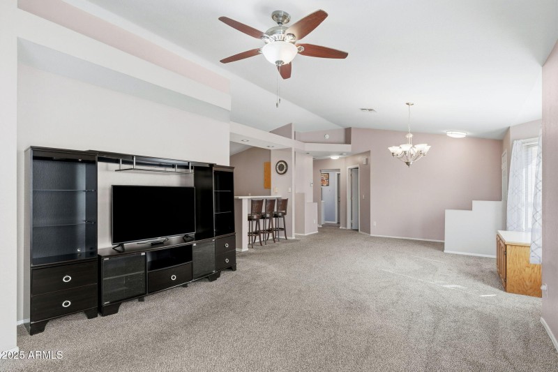 011__645 W Mirage Loop