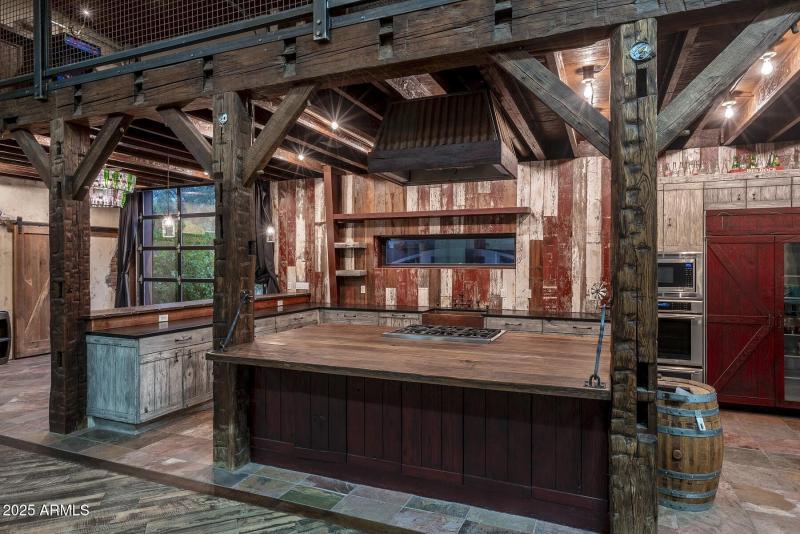 HIDEAWAY KITCHEN/BAR