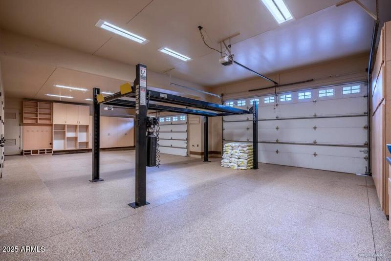 MAIN GARAGE WITH LIFTS