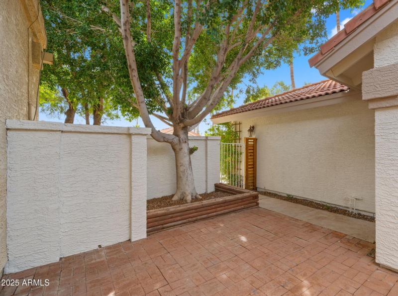 5-web-or-mls-Front Exterior Entry1