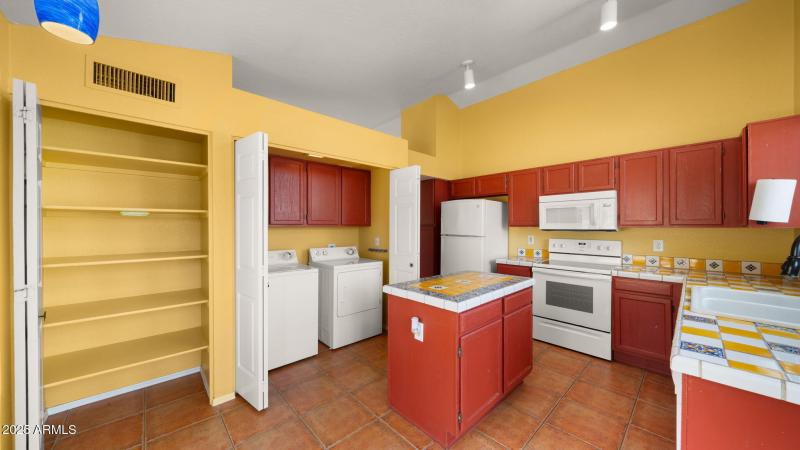 16-web-or-mls-Kitchen7