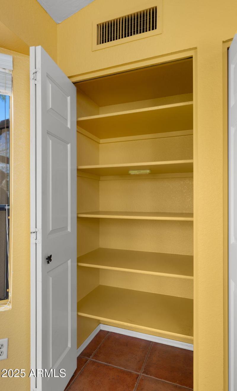 18-web-or-mls-Kitchen6