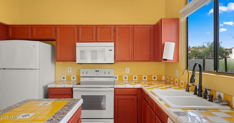 19-web-or-mls-Kitchen4