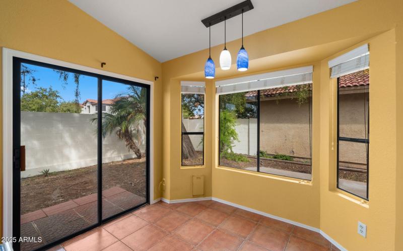 20-web-or-mls-Kitchen3