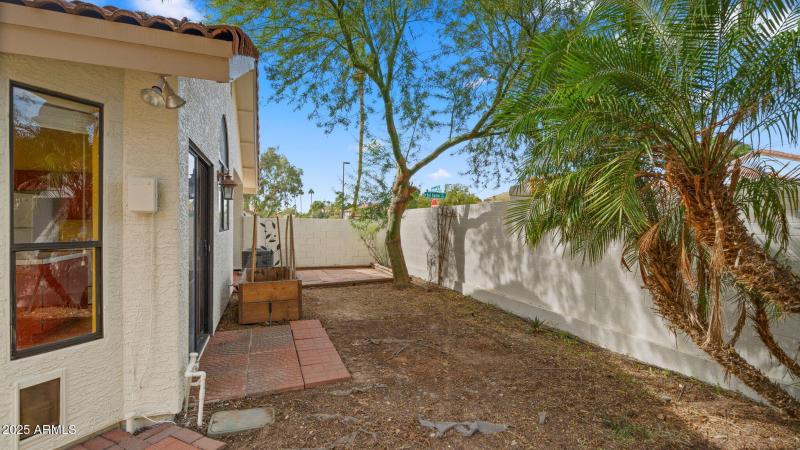 34-web-or-mls-Backyard4