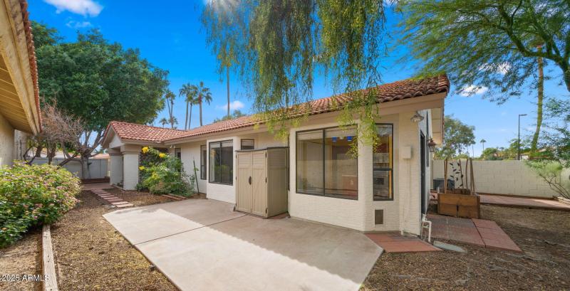 36-web-or-mls-Backyard3