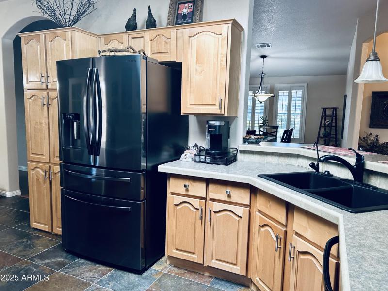 6) 64896-69079f35a3c37