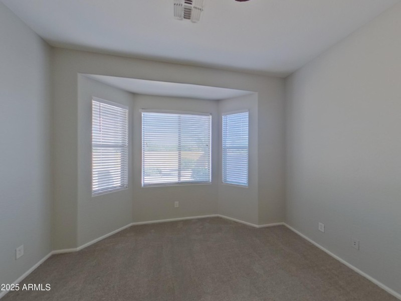 4_pc_Zx8soCYom0_eaMoFC6GWD_layout_0