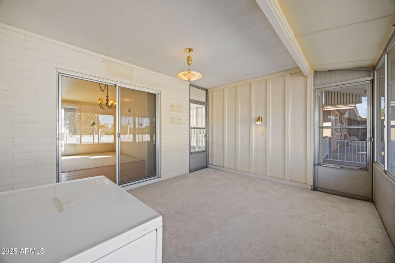 19-web-or-mls-11002-w-greer-ave