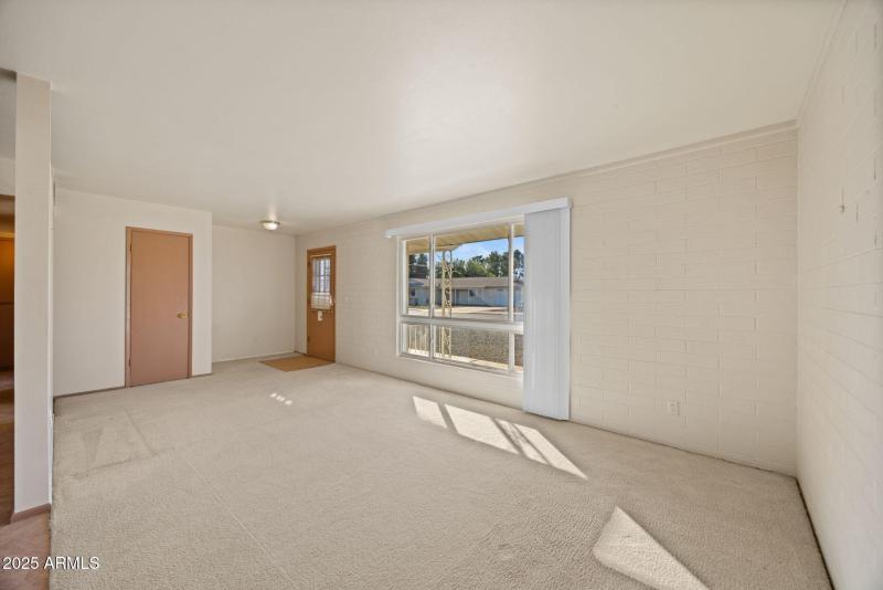 8-web-or-mls-11002-w-greer-ave