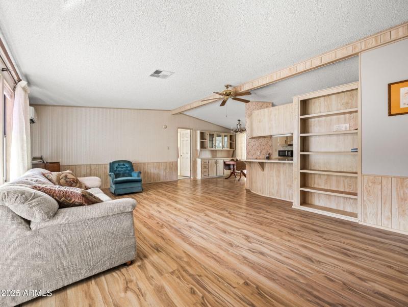 6-web-or-mls-18278 PM Henley Ave-6