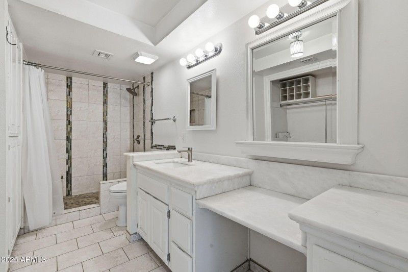 Upstairs Bedroom - Ensuite