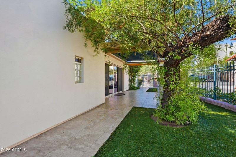 Entrance from Driveway to Office