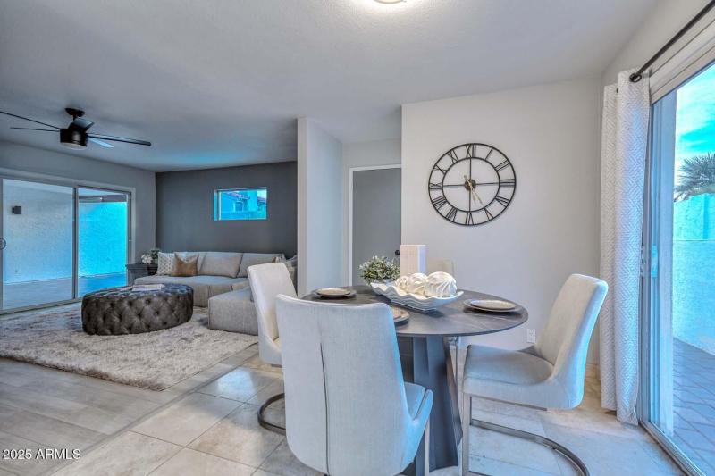 Breakfast Room-Family Room