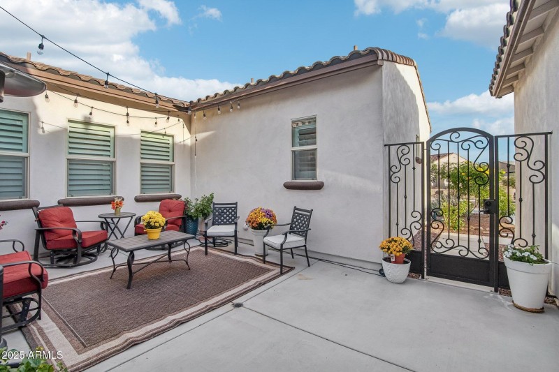 2-web-or-mls-N Acadia Way-S0411-004