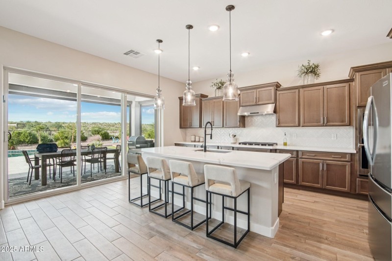 10-web-or-mls-N Acadia Way-S0411-014