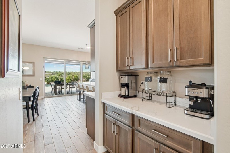 11-web-or-mls-N Acadia Way-S0411-015