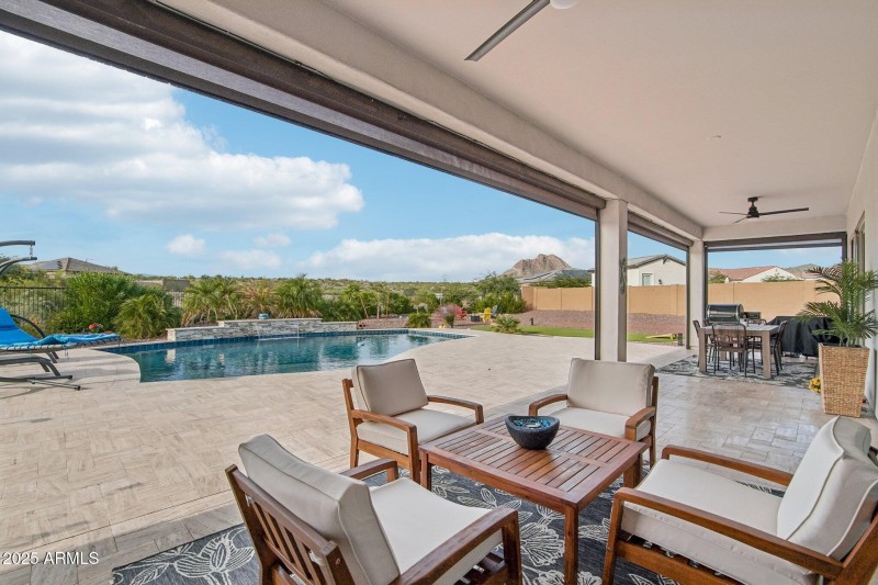 37-web-or-mls-N Acadia Way-S0411-042