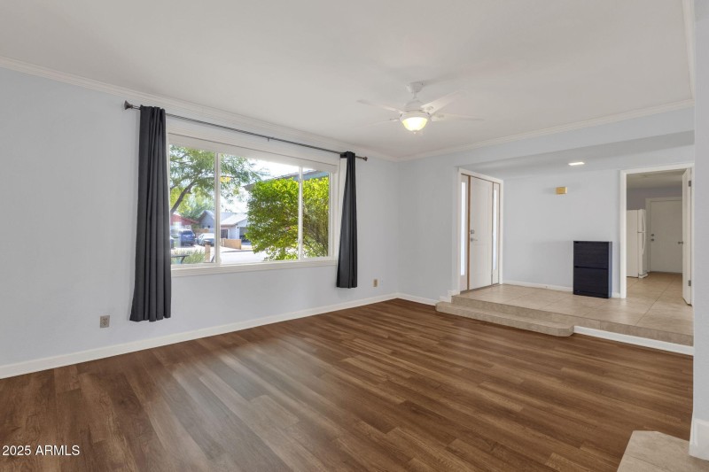 9-web-or-mls-1704-e-bell-de-mar-dr