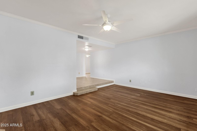 11-web-or-mls-1704-e-bell-de-mar-dr