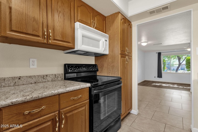 20-web-or-mls-1704-e-bell-de-mar-dr