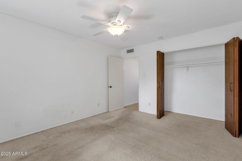 29-web-or-mls-1704-e-bell-de-mar-dr