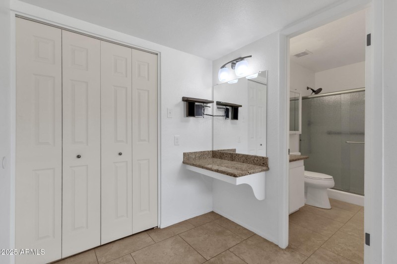 31-web-or-mls-1704-e-bell-de-mar-dr