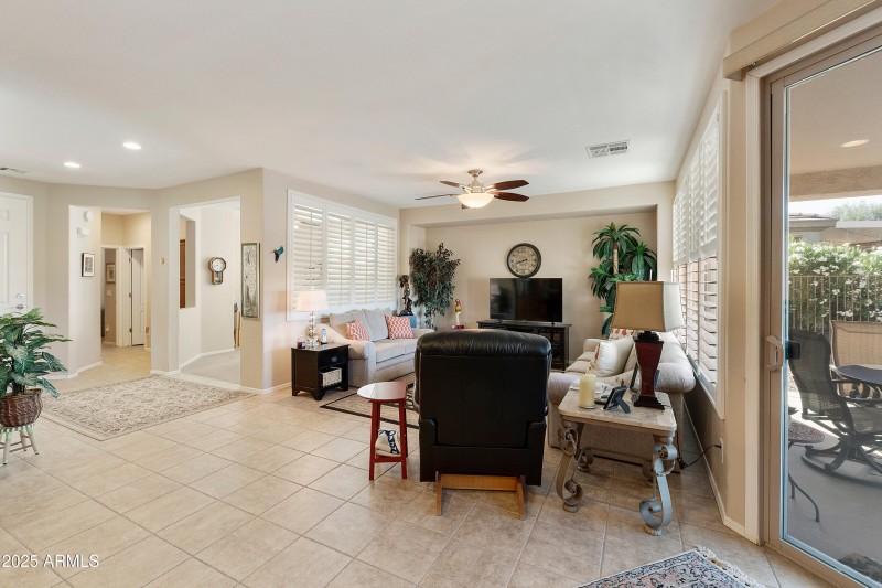 4245 E-008-021-dlb-MLS_Size