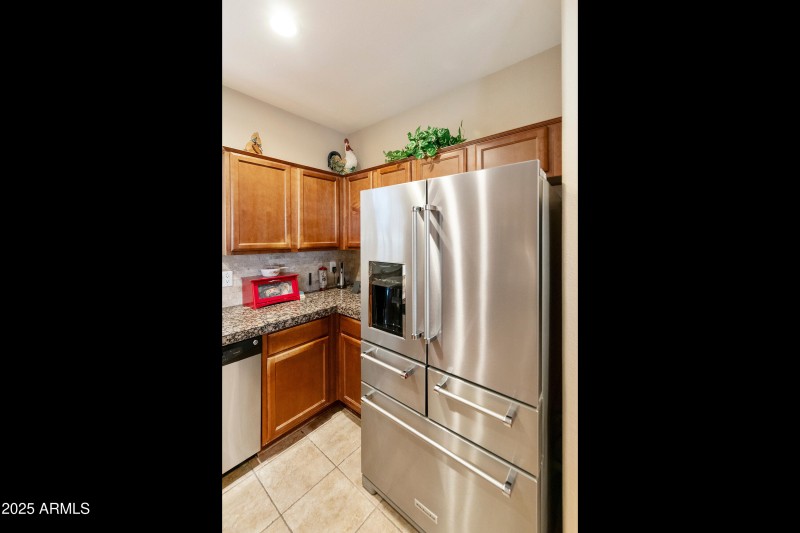 4245 E-014-033-DLB 8613-MLS_Size