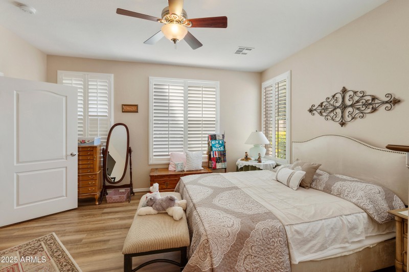 4245 E-018-040-dlb-MLS_Size