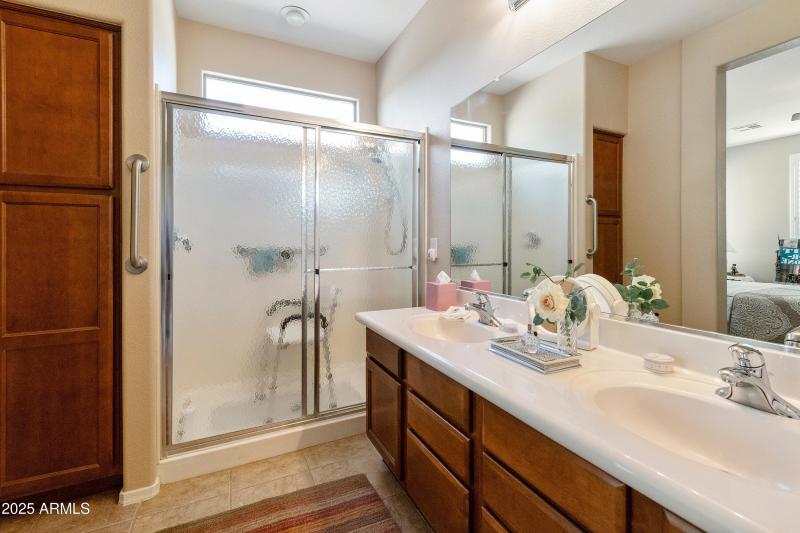 4245 E-019-041-DLB 8615-MLS_Size