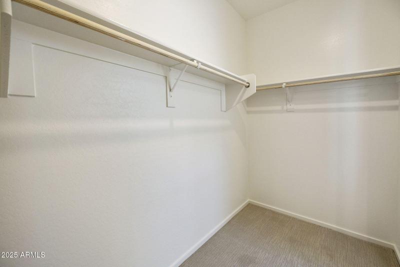 LARGE OWNER'S CLOSET