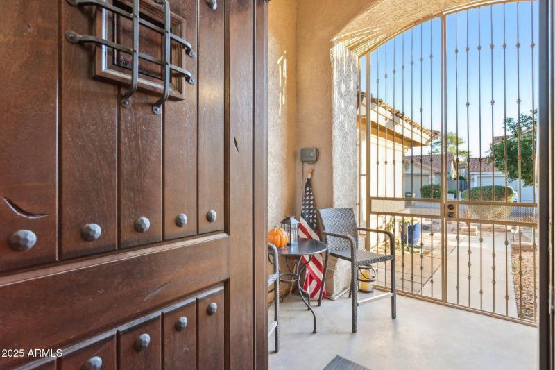 5-web-or-mls-4740-e-villa-maria-dr