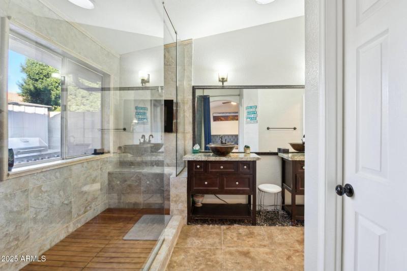 23-web-or-mls-4740-e-villa-maria-dr