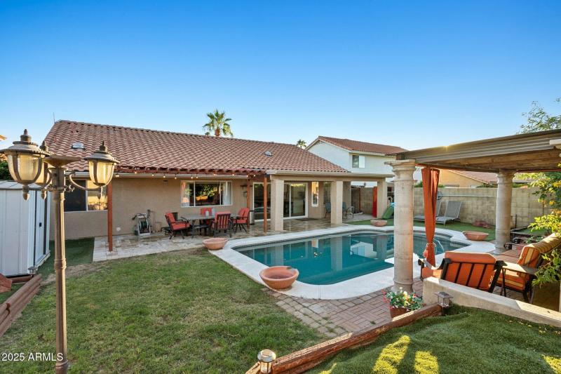 39-web-or-mls-4740-e-villa-maria-dr