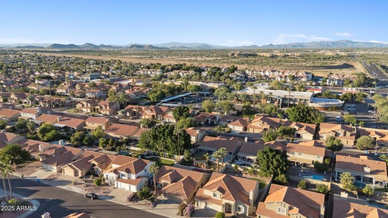 46-web-or-mls-4740-e-villa-maria-dr