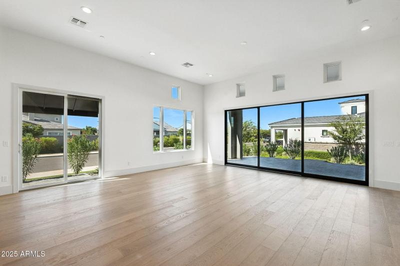 9-web-or-mls-Quinn-7