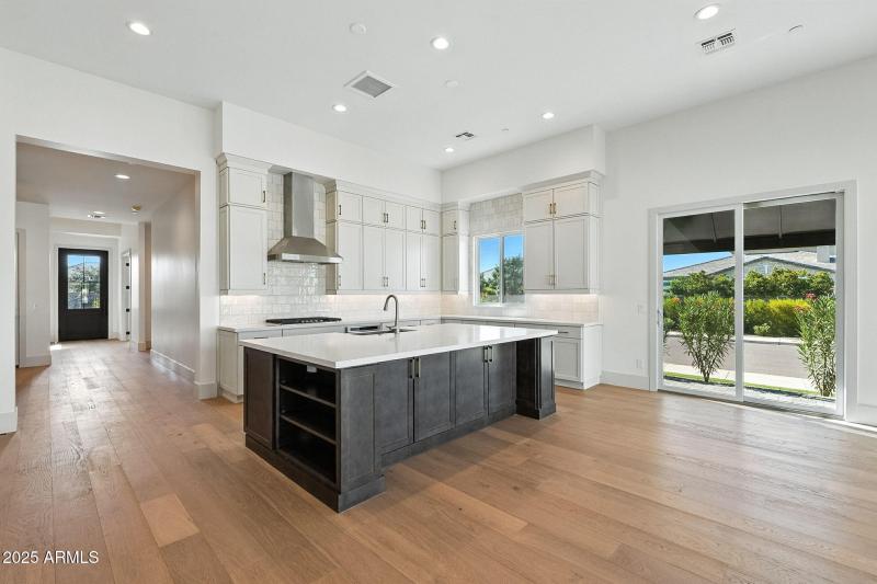 15-web-or-mls-Quinn-13