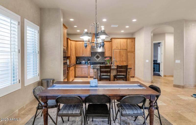 8406 W Williams Rd-large-012-022-8406 W