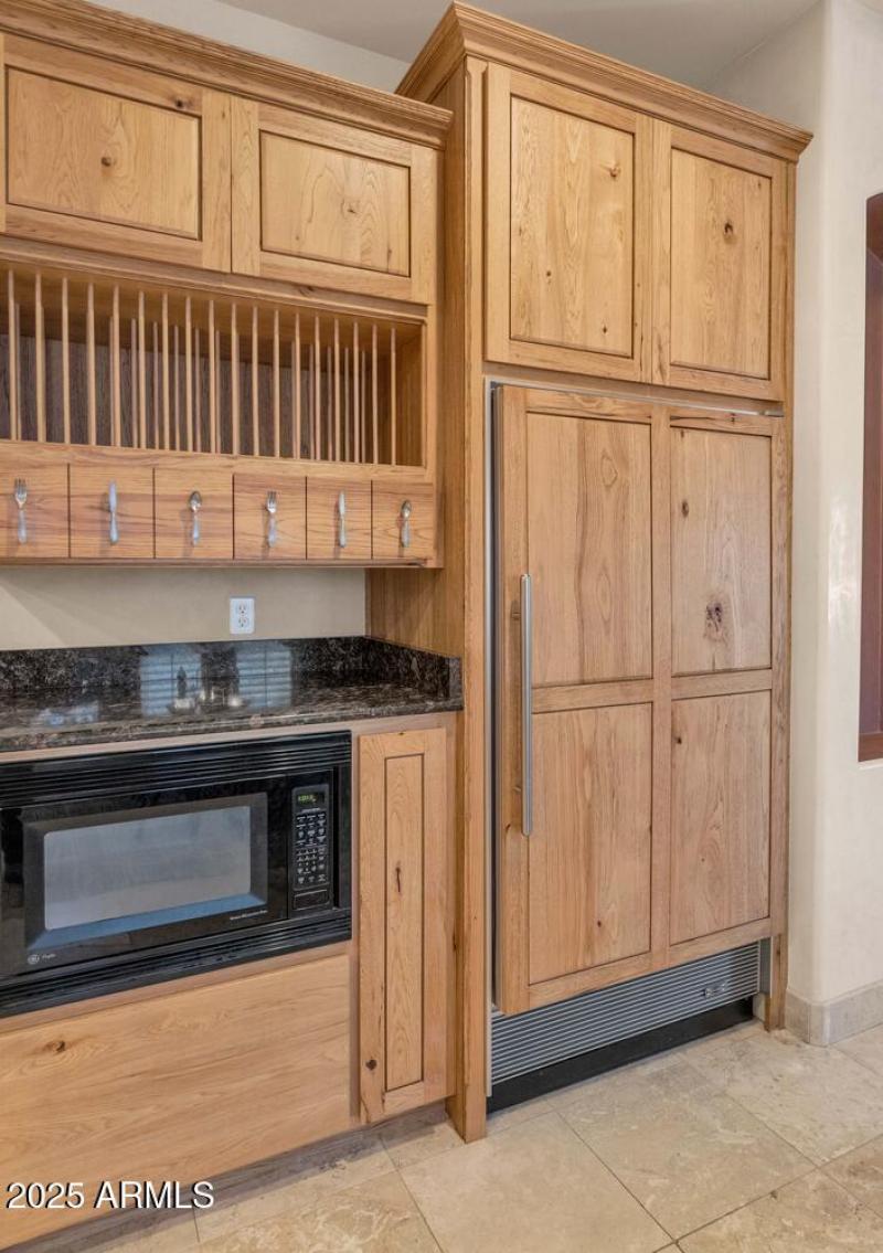 8406 W Williams Rd-large-016-011-8406 W