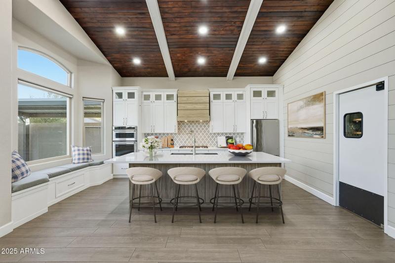 76-web-or-mls-kitchen_VS