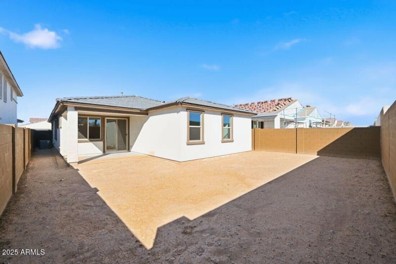 8827 W PASADENA Avenue - Ready Now!