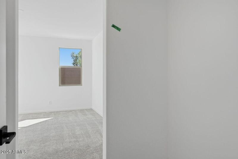 8827 W PASADENA Avenue - Ready Now!